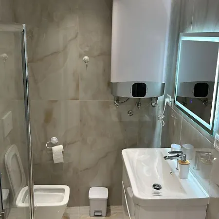 Luxury Center Тирана