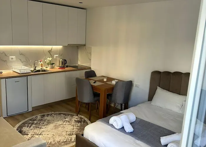 Luxury Center * טיראנה