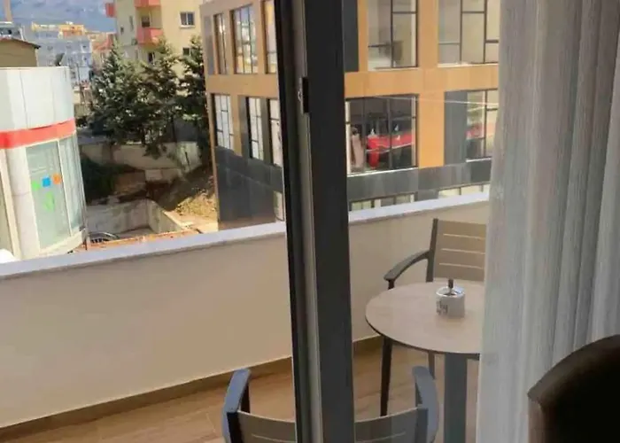 Luxury Center טיראנה