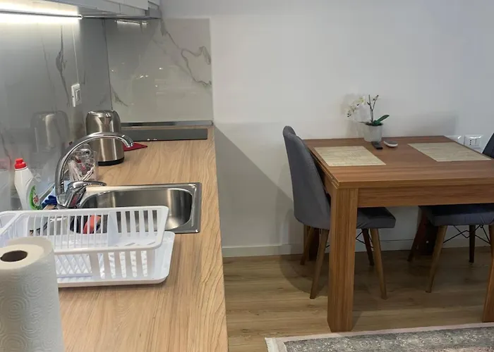 Luxury Center טיראנה